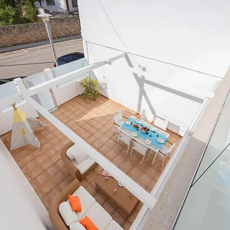 Laia House / Laia's House * 坎皮卡福特