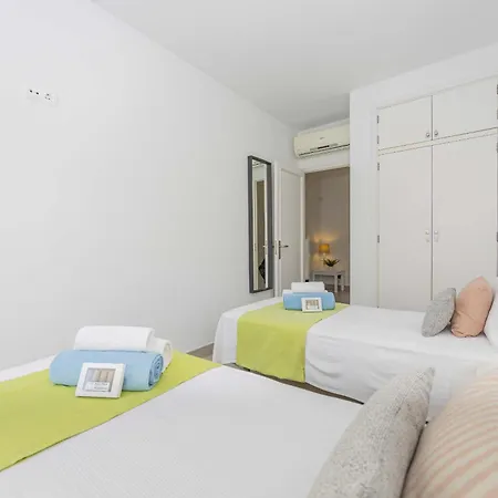 Laia House / Laia's House *