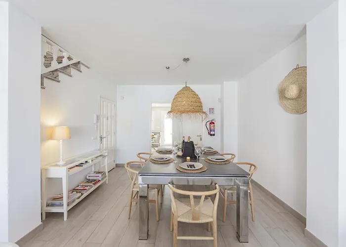 Laia House / Laia's House *