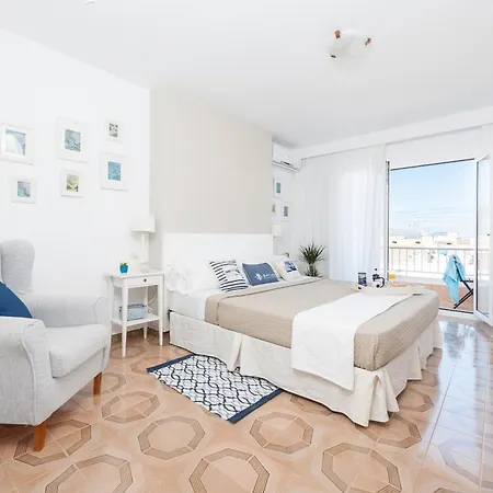 Dom wakacyjny Laia House / Laia's House